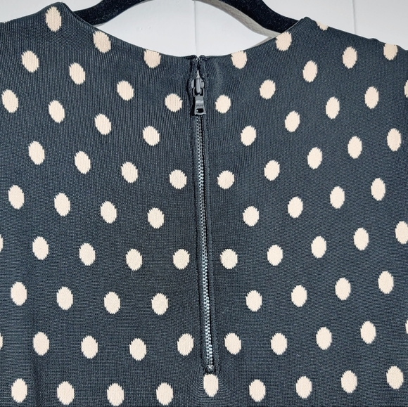 Alice + Olivia Marta Fitted Jersey Sleeveless Black and Cream Polka-dot Dress 6 - Picture 7 of 8